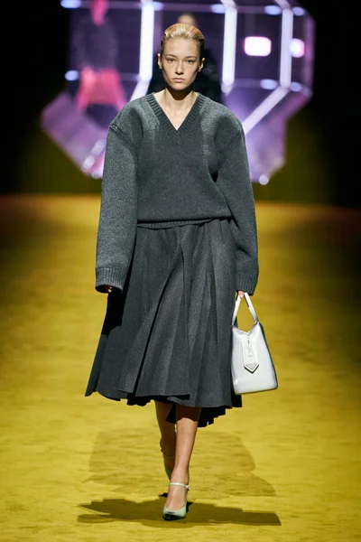 Look 14